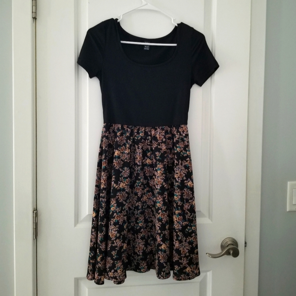 Mid length dress size small